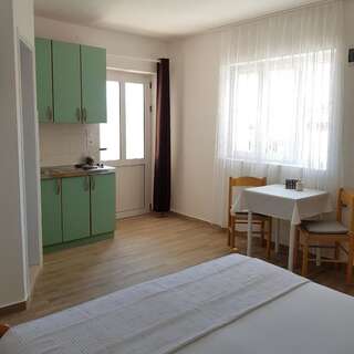 Апартаменты Apartments Vidakovic Игало Номер-студио с кроватью размера «queen-size»-7